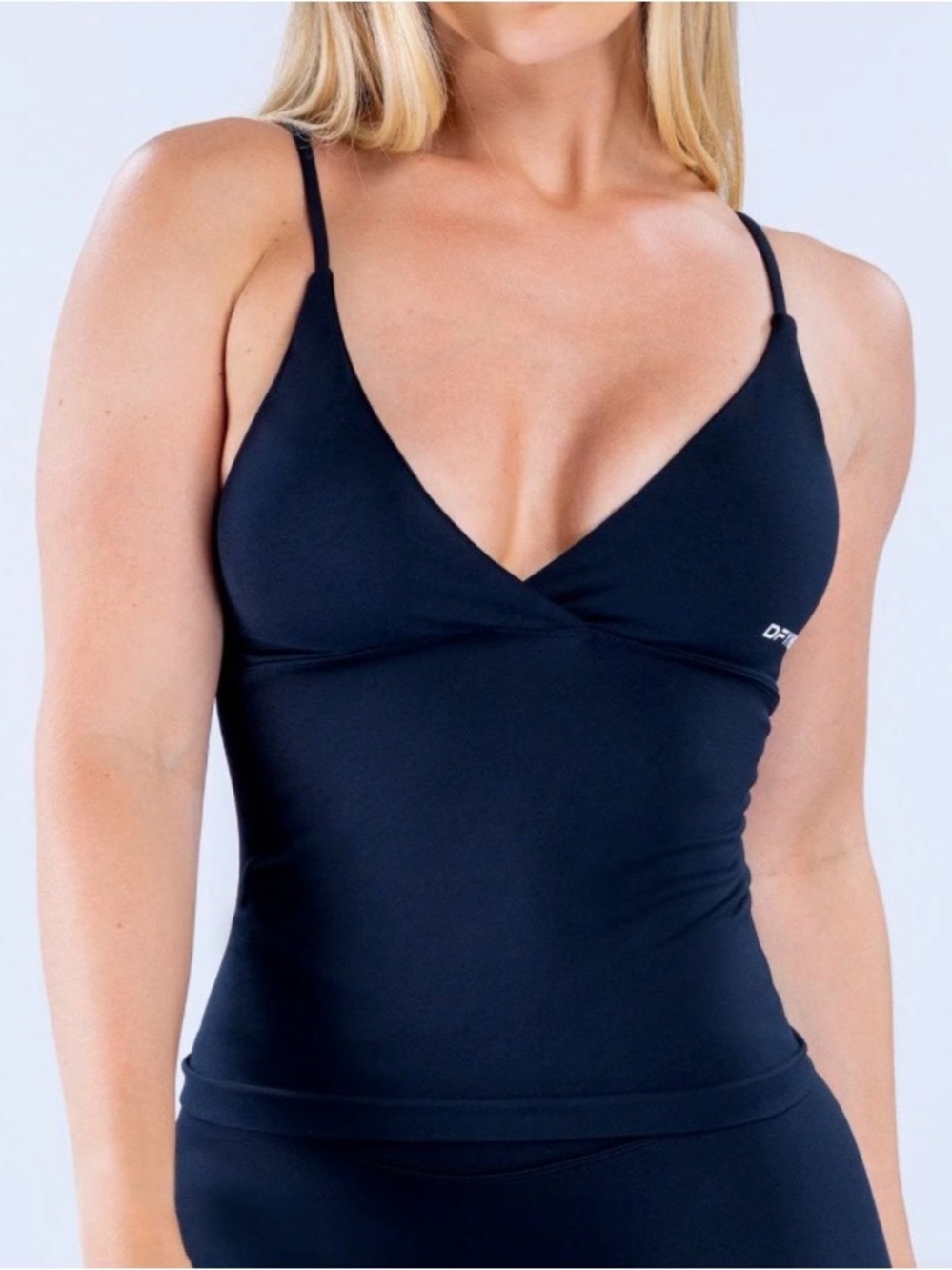 Women's Black V-Neck Seamless Camisole with Slim Straps